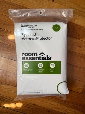 Room Essentials Full White Zippered Mattress Protector - Waterproof, PVC-Free